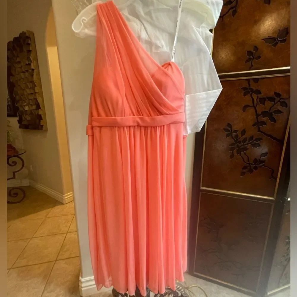 Coral 🪸 Dress! David’s Bridal Coral Reef Dress – Size 4 (NWT, $119 Retail)